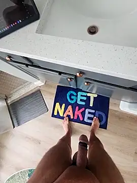 Snapshot of theclubist111 chatting on February 23, 12:30 am theclubist111 online show from February 23, 12:30 am