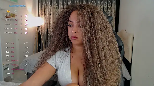  Just a queen 3 online show from September 18, 9:33 am