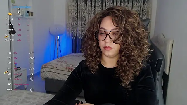  Just a queen 3 online show from February 6, 9:23 am