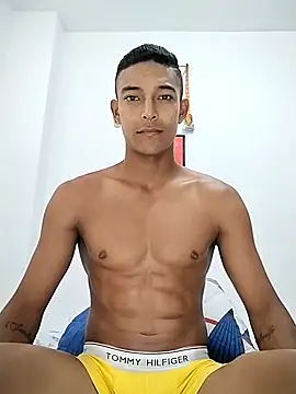 Snapshot of Demiansteven2 chatting on February 16, 2:10 pm Demiansteven2 online show from February 16, 2:10 pm