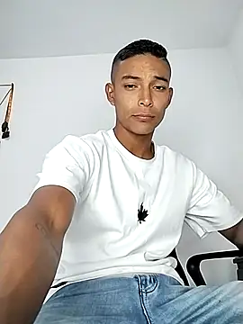 Snapshot of Demiansteven2 chatting on September 15, 7:25 pm Demiansteven2 online show from September 15, 7:25 pm