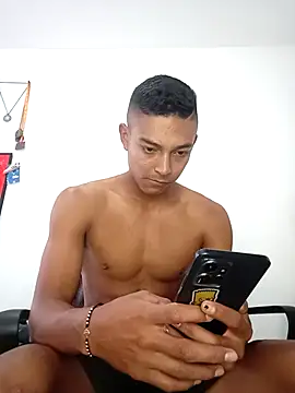 Snapshot of Demiansteven2 chatting on October 10, 3:55 pm Demiansteven2 online show from October 10, 3:55 pm