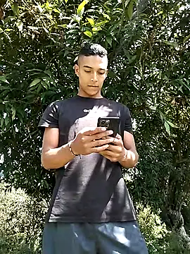 Snapshot of Demiansteven2 chatting on November 7, 4:51 pm Demiansteven2 online show from November 7, 4:51 pm