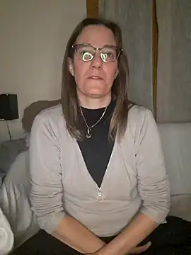 Snapshot of SpiceLea chatting on December 19, 10:21 pm SpiceLea online show from December 19, 10:21 pm