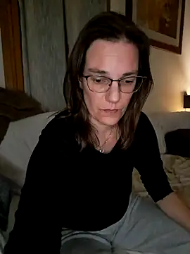 Snapshot of SpiceLea chatting on January 24, 9:47 pm SpiceLea online show from January 24, 9:47 pm