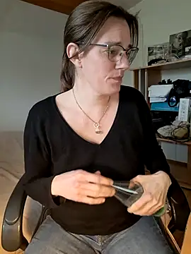 Snapshot of SpiceLea chatting on February 24, 12:59 pm SpiceLea online show from February 24, 12:59 pm