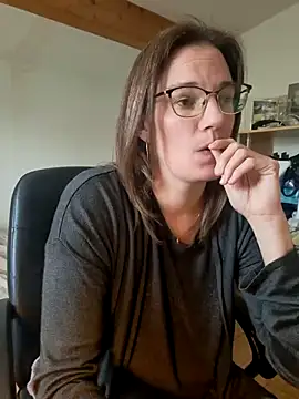 Snapshot of SpiceLea chatting on February 27, 12:23 pm SpiceLea online show from February 27, 12:23 pm