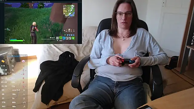 Snapshot of SpiceLea chatting on March 2, 2:00 pm SpiceLea online show from March 2, 2:00 pm