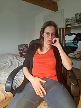 Snapshot of SpiceLea chatting on March 6, 12:41 pm SpiceLea online show from March 6, 12:41 pm