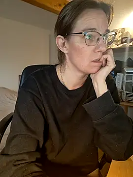 Snapshot of SpiceLea chatting on March 7, 12:34 pm SpiceLea online show from March 7, 12:34 pm