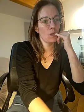 Snapshot of SpiceLea chatting on March 13, 5:18 pm SpiceLea online show from March 13, 5:18 pm