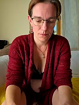 Snapshot of SpiceLea chatting on October 2, 11:39 am SpiceLea online show from October 2, 11:39 am