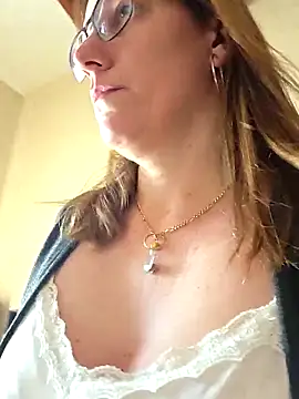 SpiceLea online show from March 13, 8:54 am