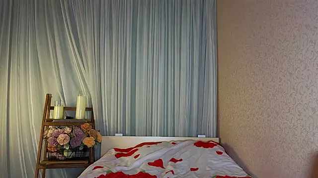 LillyPie8  online show from December 24, 11:44 pm