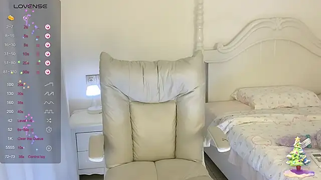 Yuuuuuly online show from February 28, 4:20 pm