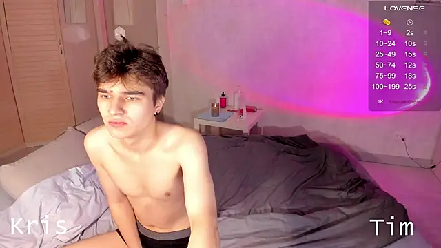 Snapshot of tailer_ chatting on November 1, 8:11 pm tailer online show from November 1, 8:11 pm