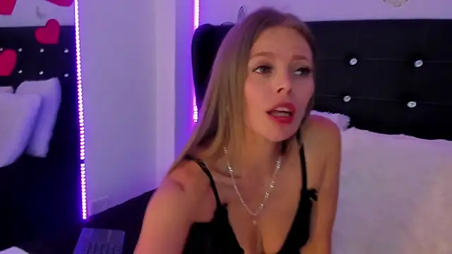 Laurablue online show from February 25, 9:13 pm