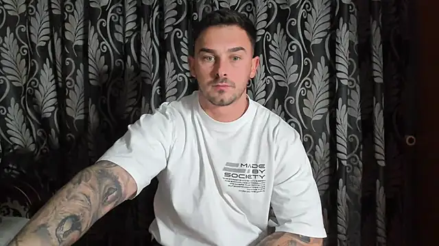 Jonmusclemaster online show from December 29, 8:15 pm