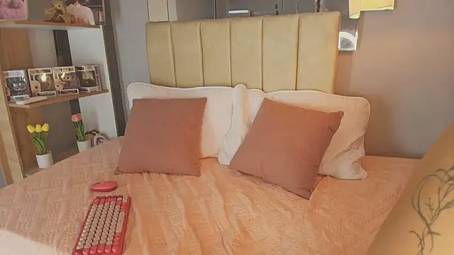 Snapshot of Angelbae- chatting on January 17, 11:52 pm Angelbae- online show from January 17, 11:52 pm