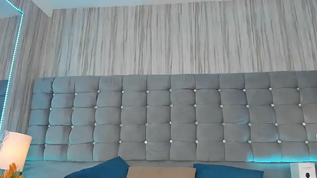 Poacahontasfg online show from November 4, 4:00 am