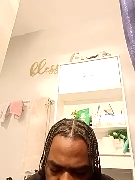 Snapshot of MRHANDSOME3800 chatting on February 19, 12:50 am MRHANDSOME3800 online show from February 19, 12:50 am