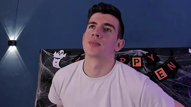 MikaelSlow online show from October 31, 4:02 am