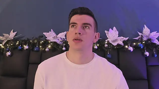 MikaelSlow online show from December 19, 3:57 am