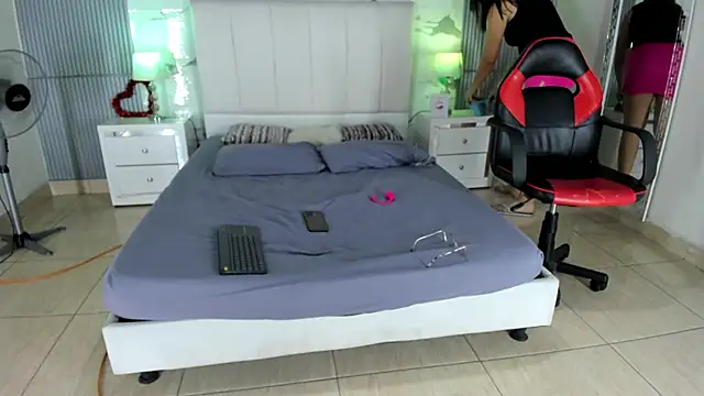 Snapshot of MarilynDavies chatting on February 13, 9:49 pm MarilynDavies online show from February 13, 9:49 pm