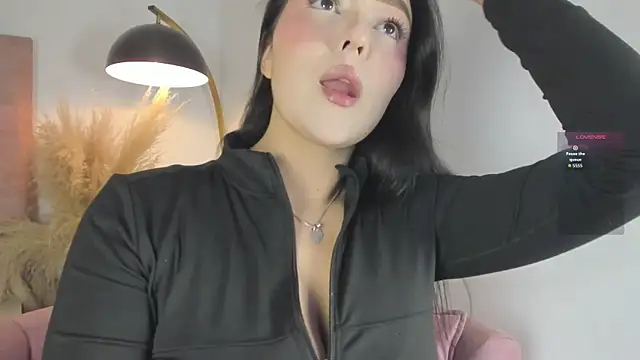 Snapshot of im_alejandra_ chatting on April 11, 4:28 am im alejandra online show from April 11, 4:28 am