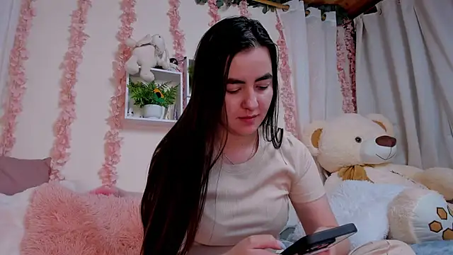 Idara and Edahi01 online show from October 9, 5:00 pm