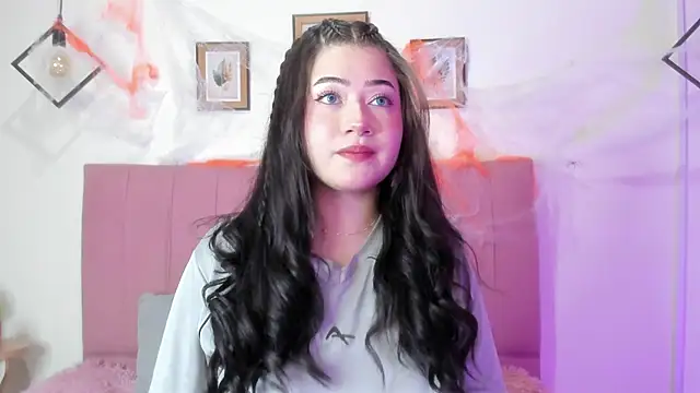 GENNESIS LOVE online show from October 28, 3:10 am