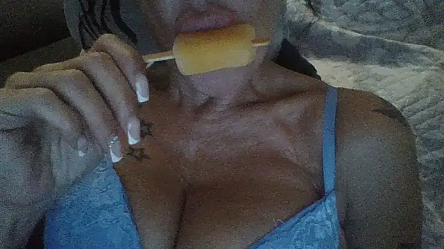 Snapshot of MarikaMilff chatting on July 1, 2:51 pm MarikaMilff online show from July 1, 2:51 pm
