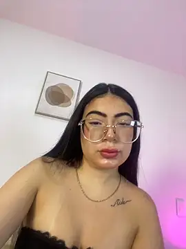 Mia 222 online show from June 4, 10:32 am