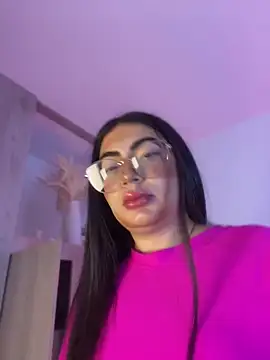 Snapshot of Mia_222 chatting on June 21, 11:24 am Mia 222 online show from June 21, 11:24 am