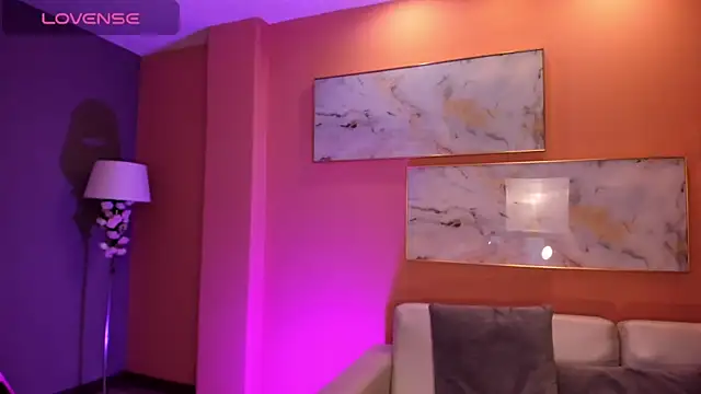 Snapshot of DonnaStonne chatting on January 20, 7:25 pm DonnaStonne online show from January 20, 7:25 pm