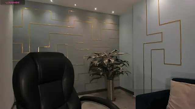 Snapshot of DonnaStonne chatting on February 23, 5:50 pm DonnaStonne online show from February 23, 5:50 pm