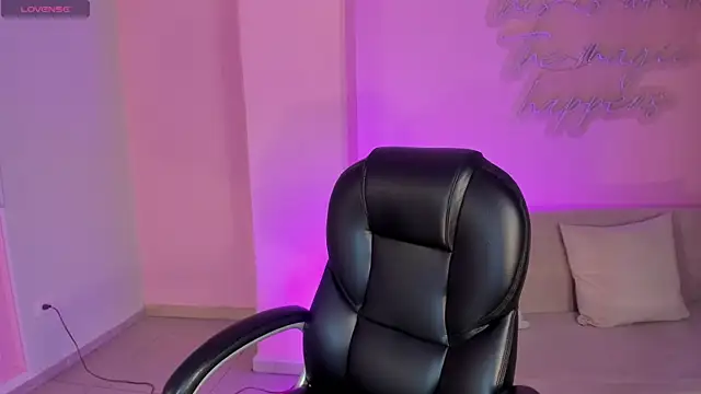 Snapshot of DonnaStonne chatting on September 28, 11:54 pm DonnaStonne online show from September 28, 11:54 pm