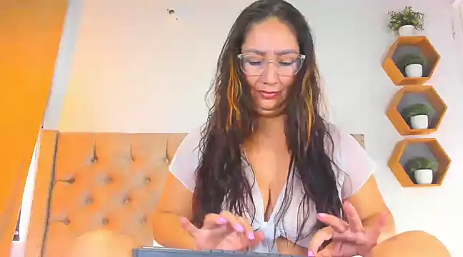 Snapshot of Anya_Texas chatting on March 18, 9:53 pm Anya Texas online show from March 18, 9:53 pm