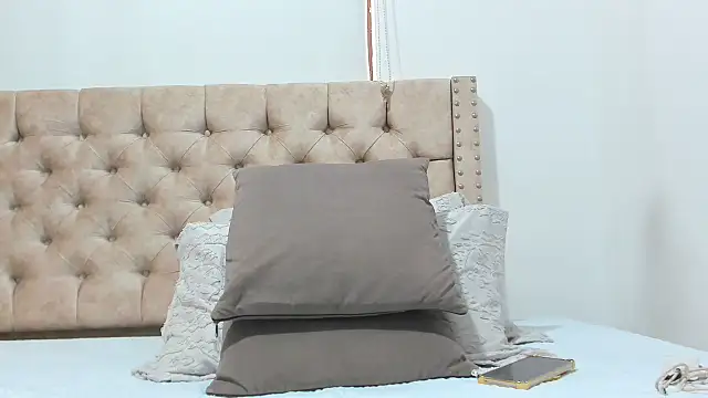 Snapshot of Anya_Texas chatting on September 14, 7:35 pm Anya Texas online show from September 14, 7:35 pm