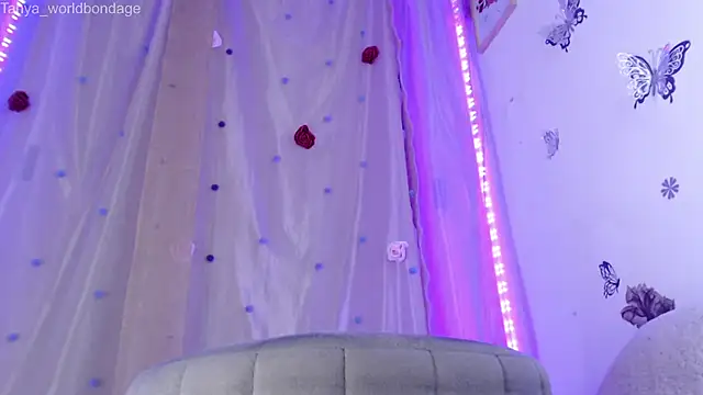 Snapshot of Tanya_WorldBondage chatting on June 12, 11:46 pm Tanya WorldBondage online show from June 12, 11:46 pm