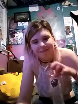 Snapshot of Esteem369 chatting on March 22, 1:43 am Esteem369 online show from March 22, 1:43 am