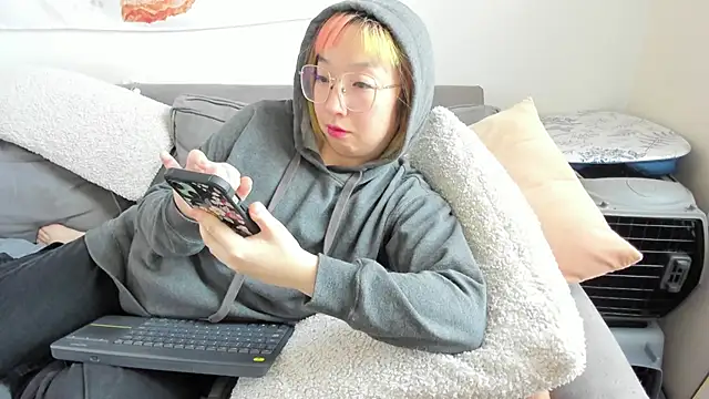 Snapshot of luxgray chatting on December 19, 5:50 pm luxgray online show from December 19, 5:50 pm