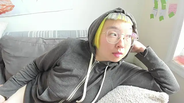 Snapshot of luxgray chatting on March 8, 6:01 pm luxgray online show from March 8, 6:01 pm