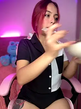 Snapshot of YovngBaby chatting on October 22, 2:12 am YovngBaby online show from October 22, 2:12 am