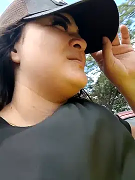 Snapshot of Liancy chatting on February 15, 8:01 pm Liancy online show from February 15, 8:01 pm