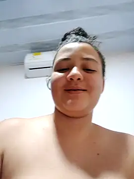 Snapshot of Liancy chatting on December 2, 9:21 pm Liancy online show from December 2, 9:21 pm