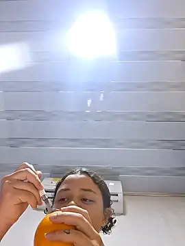 Liancy online show from February 27, 10:10 pm