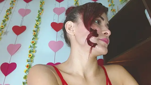 Darliin G online show from February 14, 8:15 pm