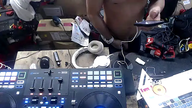 tongueispowerr6d9 online show from January 5, 9:57 pm