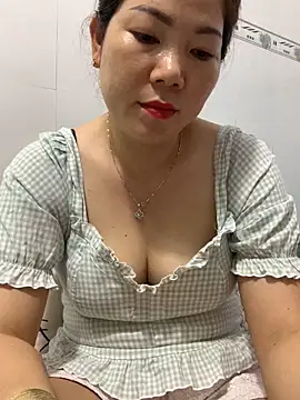 Snapshot of Baby-bigtits chatting on March 12, 6:29 am Baby-bigtits online show from March 12, 6:29 am